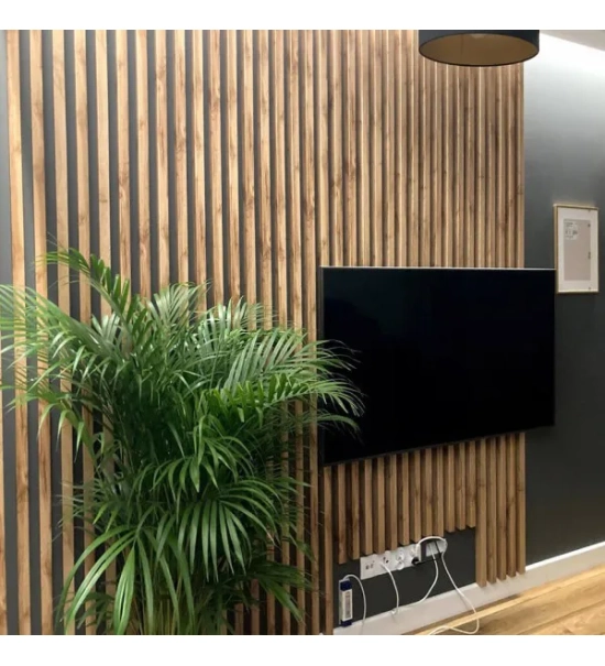 3D dekorativne lamele HRAST WOTAN, lesene letvice za stena ali strop (28x37 mm)